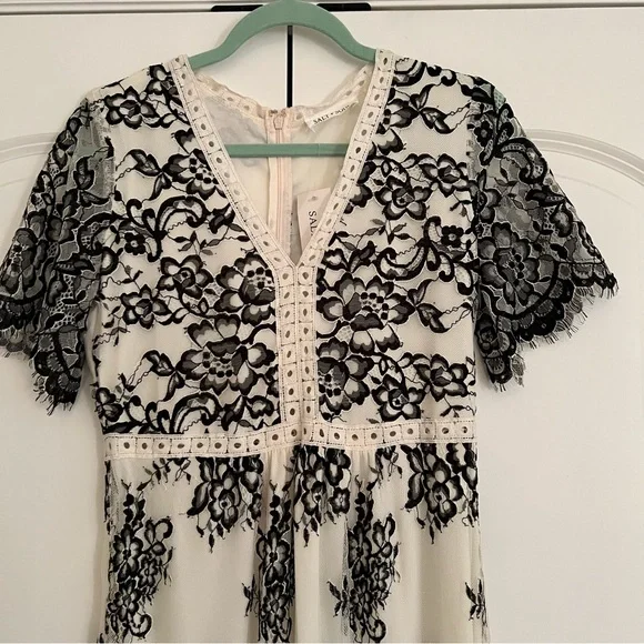 Salt & Soul Hana Floral Lace Maxi - Picture 7 of 7